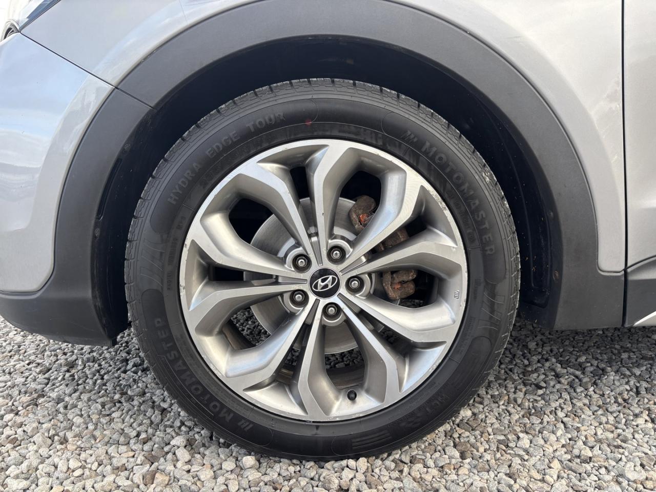 2017 Hyundai Santa Fe XL Limited Photo