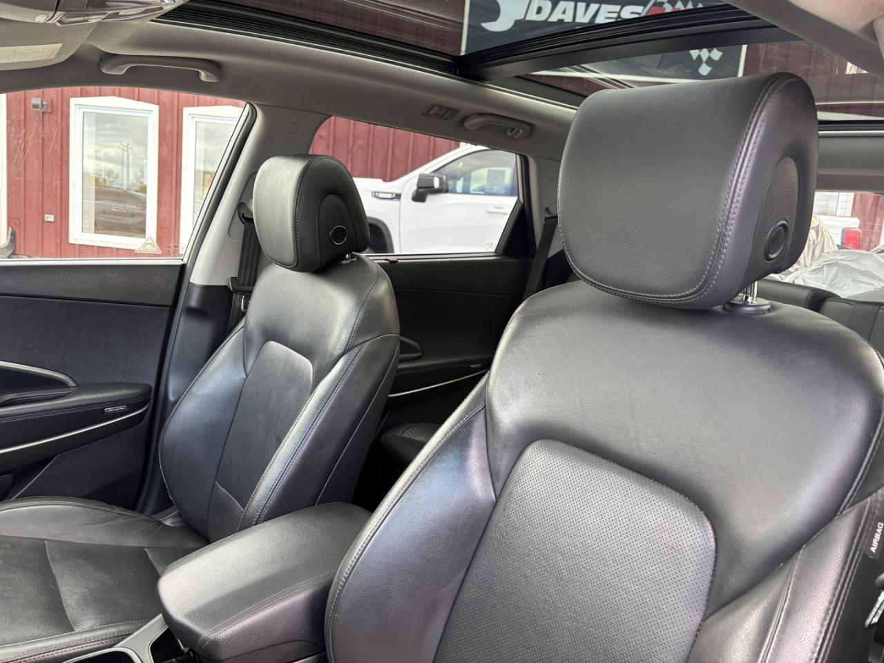 2017 Hyundai Santa Fe XL Limited Photo