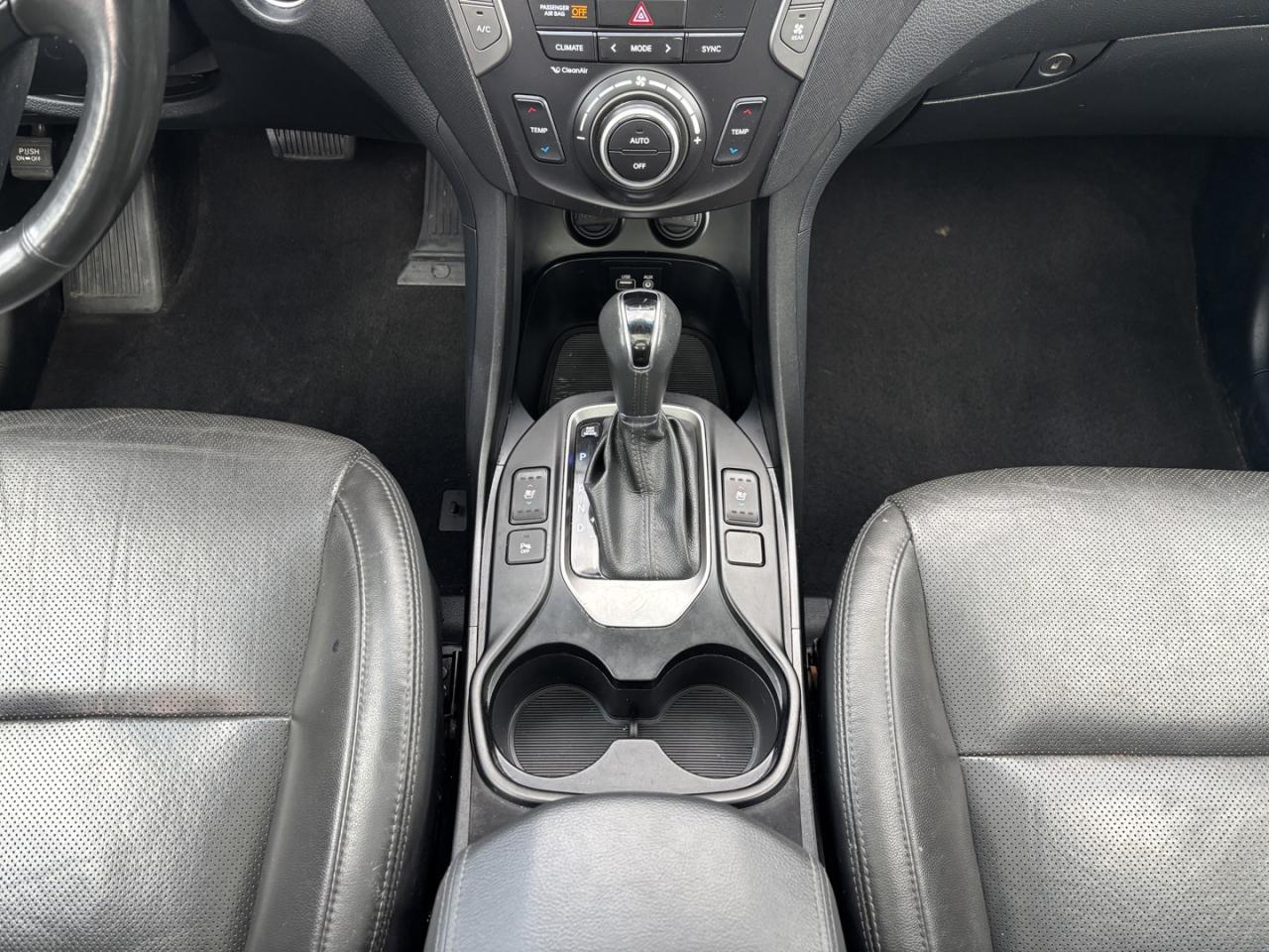 2017 Hyundai Santa Fe XL Limited Photo