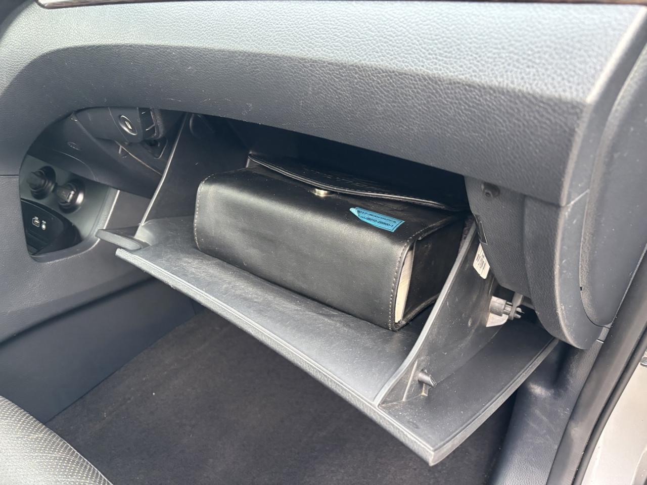 2017 Hyundai Santa Fe XL Limited Photo