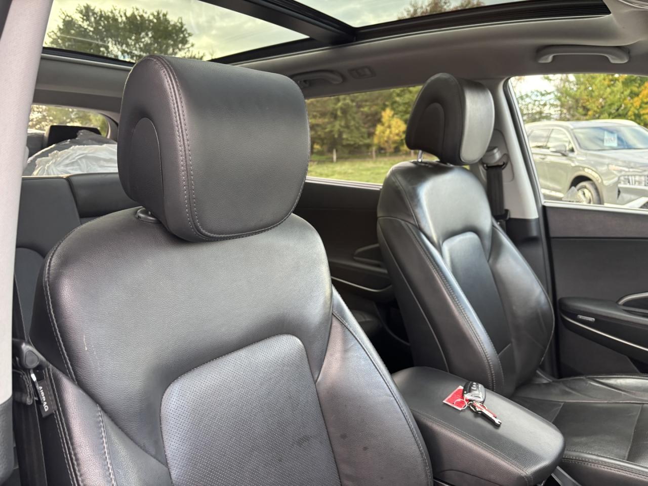 2017 Hyundai Santa Fe XL Limited Photo