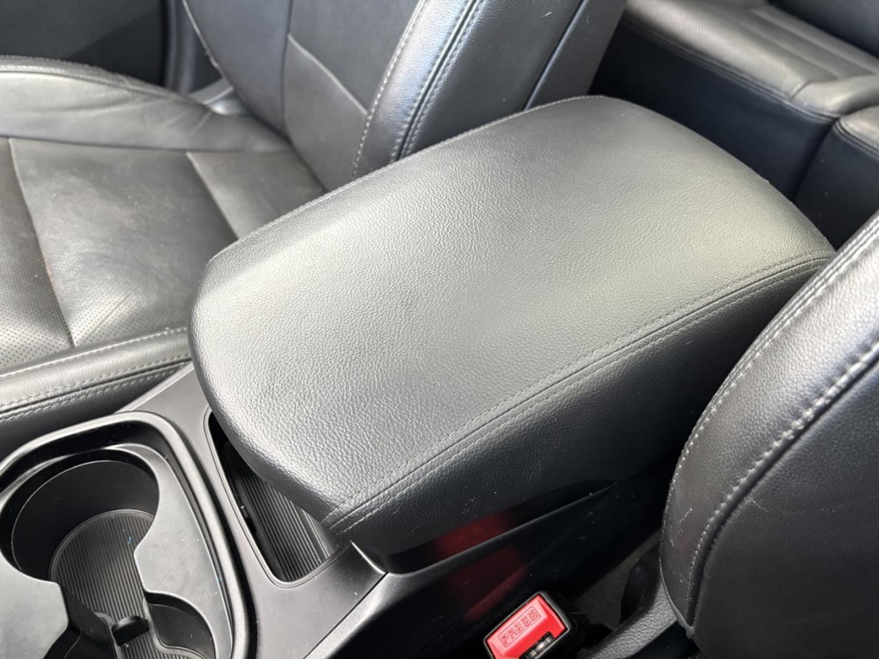 2017 Hyundai Santa Fe XL Limited Photo