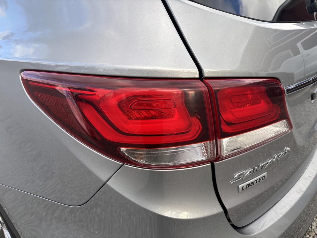 2017 Hyundai Santa Fe XL Limited Photo