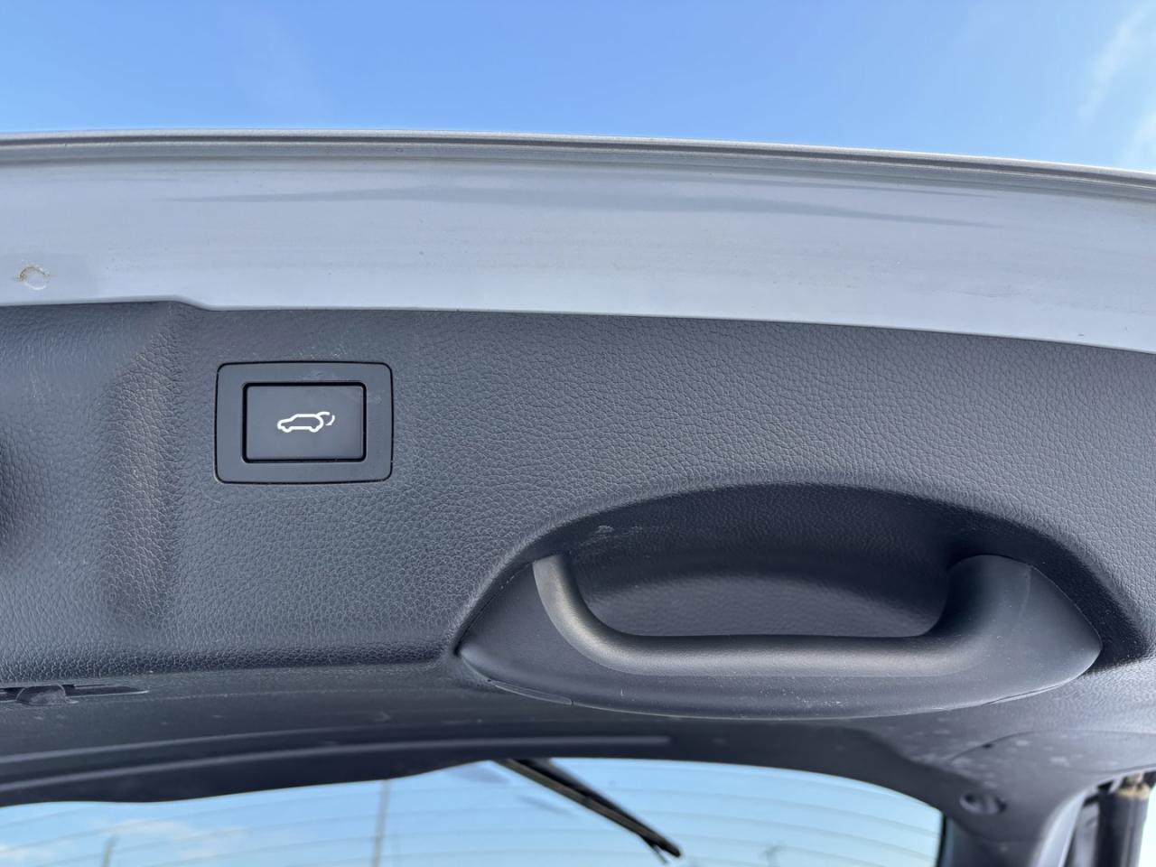 2017 Hyundai Santa Fe XL Limited ~NO ACCIDENTS~LEATHER~ Photo