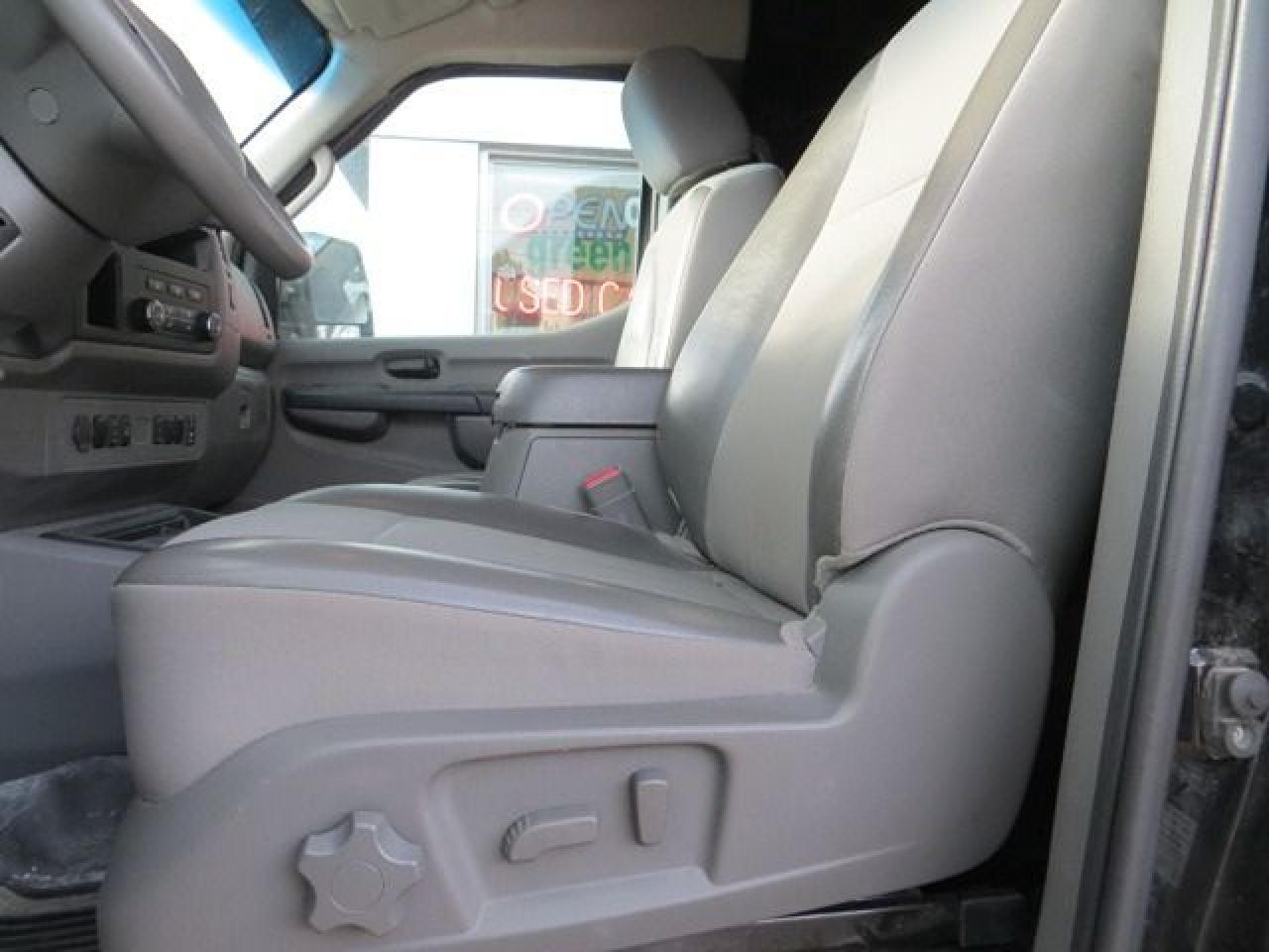 2015 Nissan NV 3500 CERTIFIED, HIGH ROOF, REAR CAMERA, NAVIGATION - Photo #8