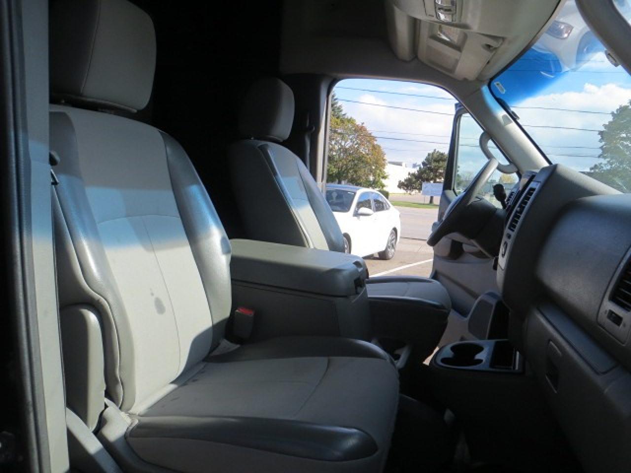 2015 Nissan NV 3500 CERTIFIED, HIGH ROOF, REAR CAMERA, NAVIGATION - Photo #18