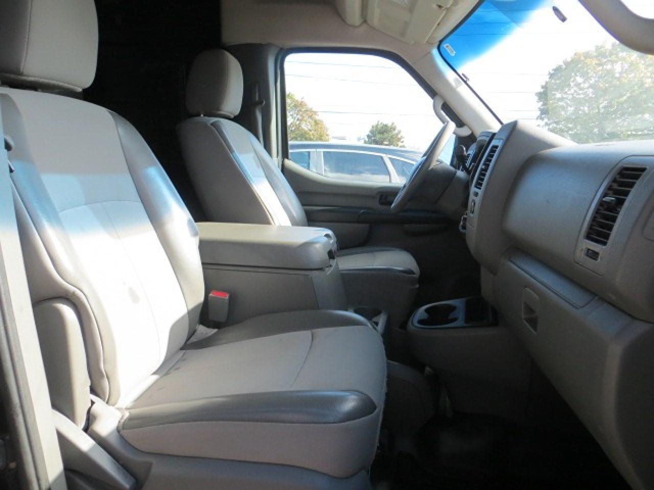 2015 Nissan NV 3500 CERTIFIED, HIGH ROOF, REAR CAMERA, NAVIGATION - Photo #19