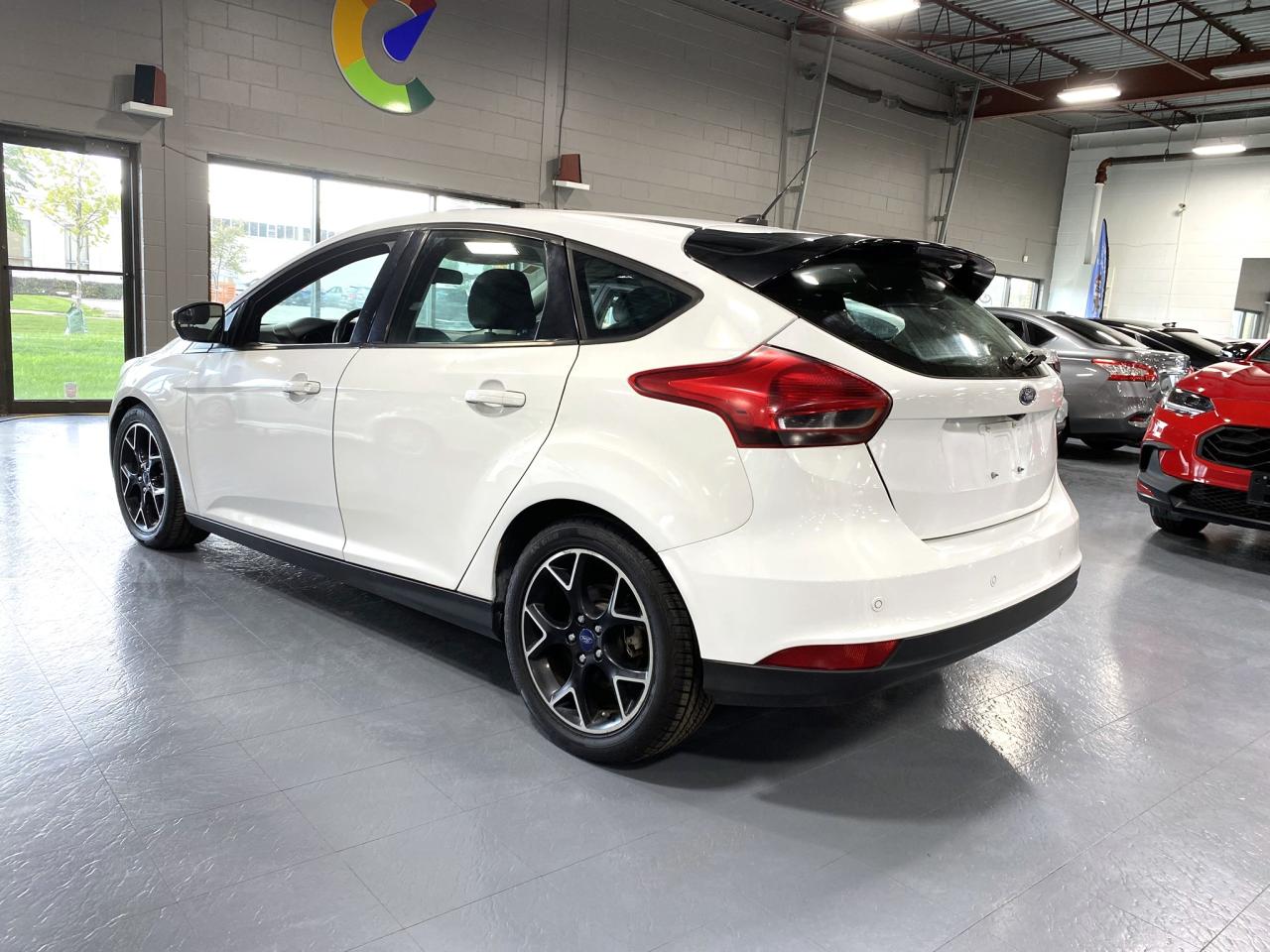 2017 Ford Focus SEL Photo2