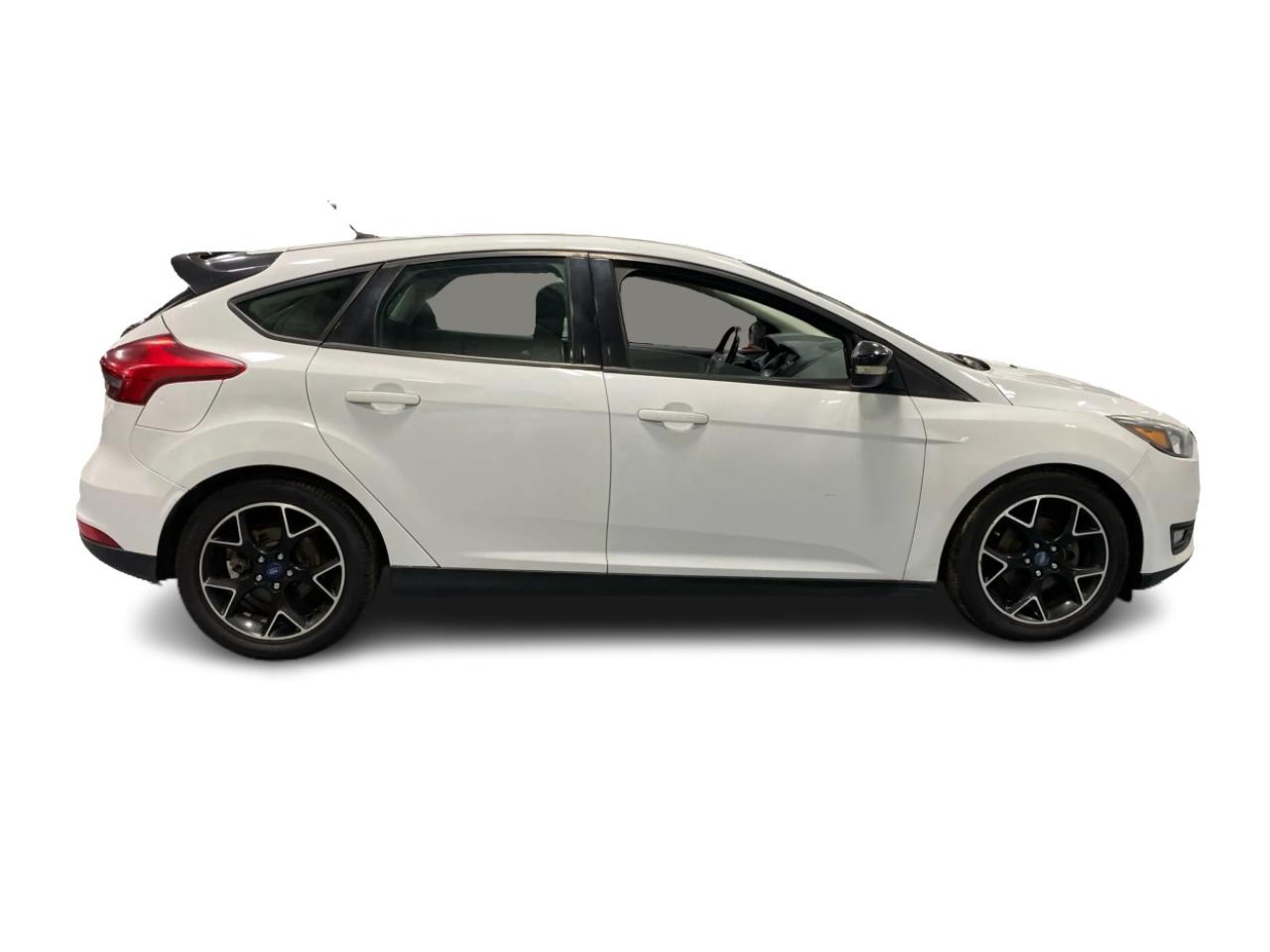 2017 Ford Focus SEL Photo3