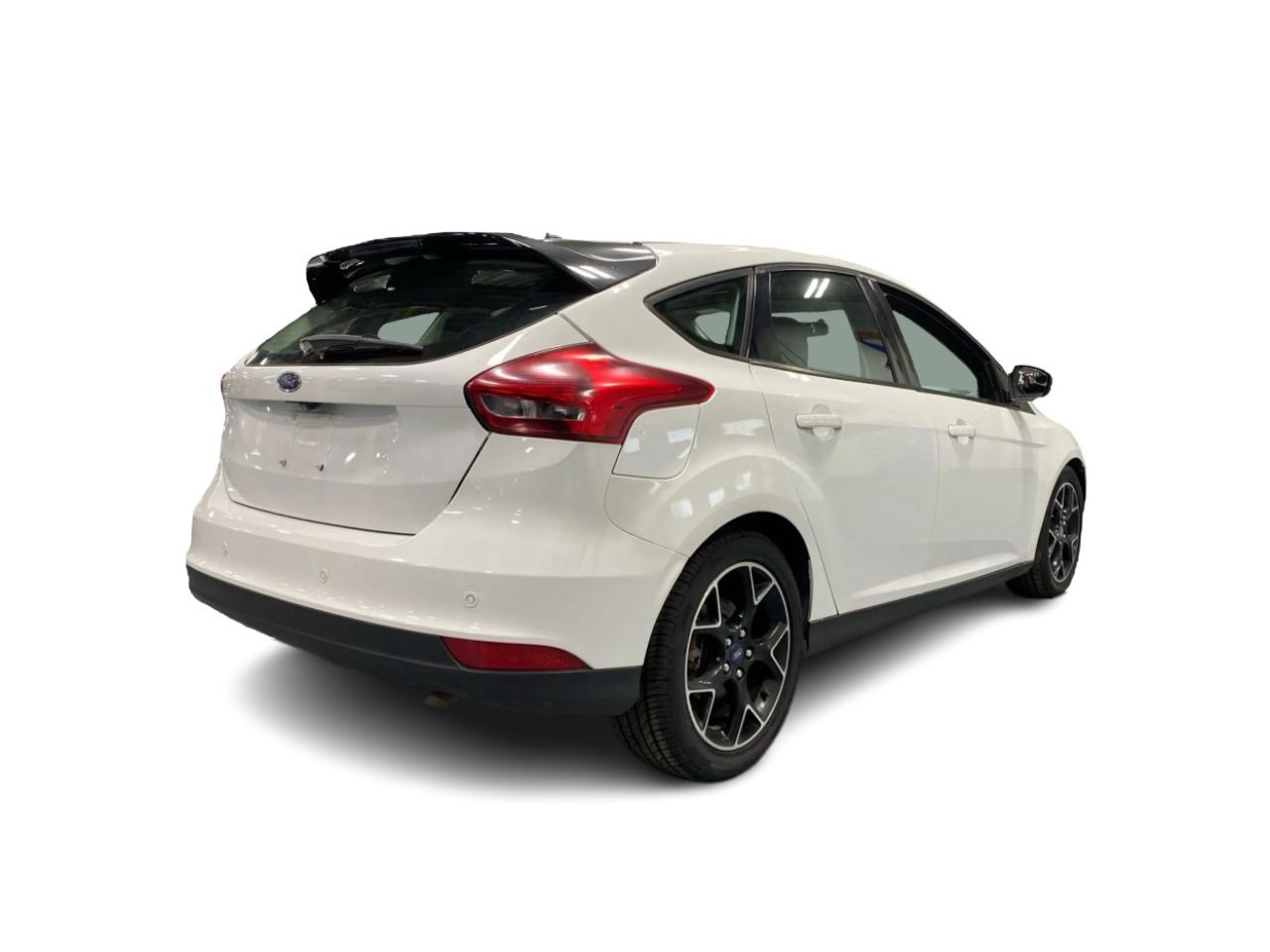 2017 Ford Focus SEL Photo4