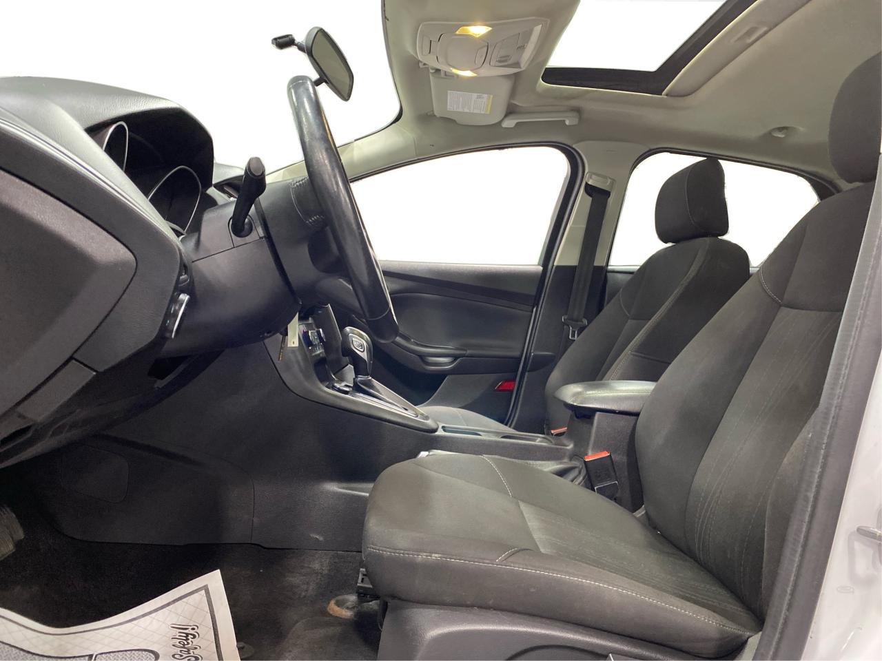 2017 Ford Focus SEL Photo