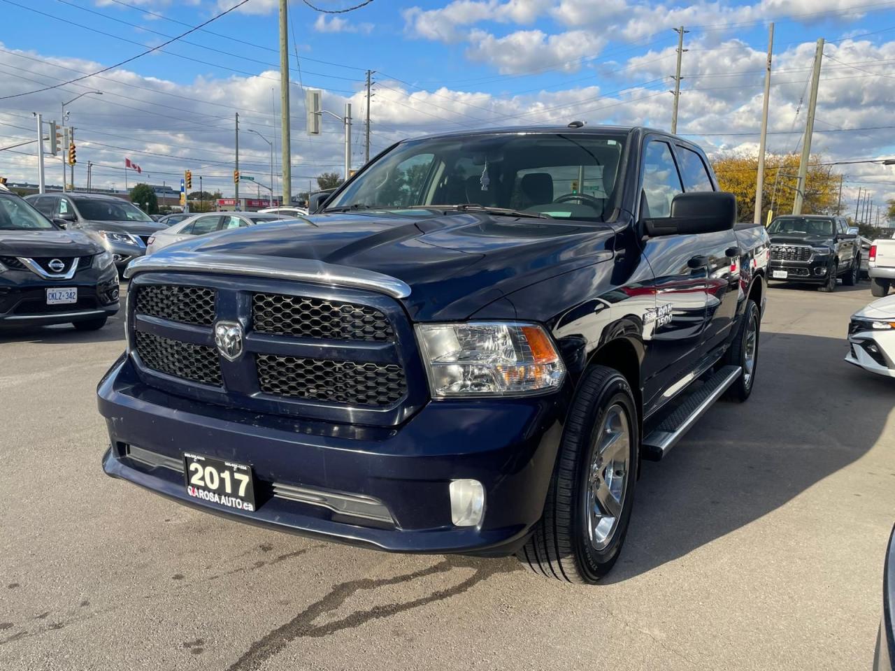 2017 RAM 1500 4WD Crew Cab 140.5" Express *Ltd Avail* Photo2
