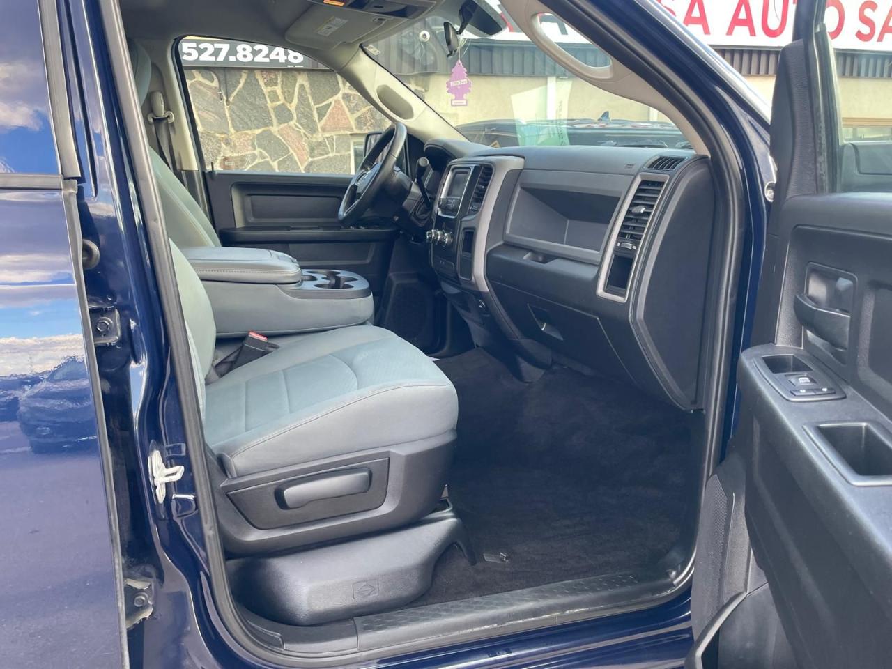 2017 RAM 1500 4WD Crew Cab 140.5" Express *Ltd Avail* - Photo #15