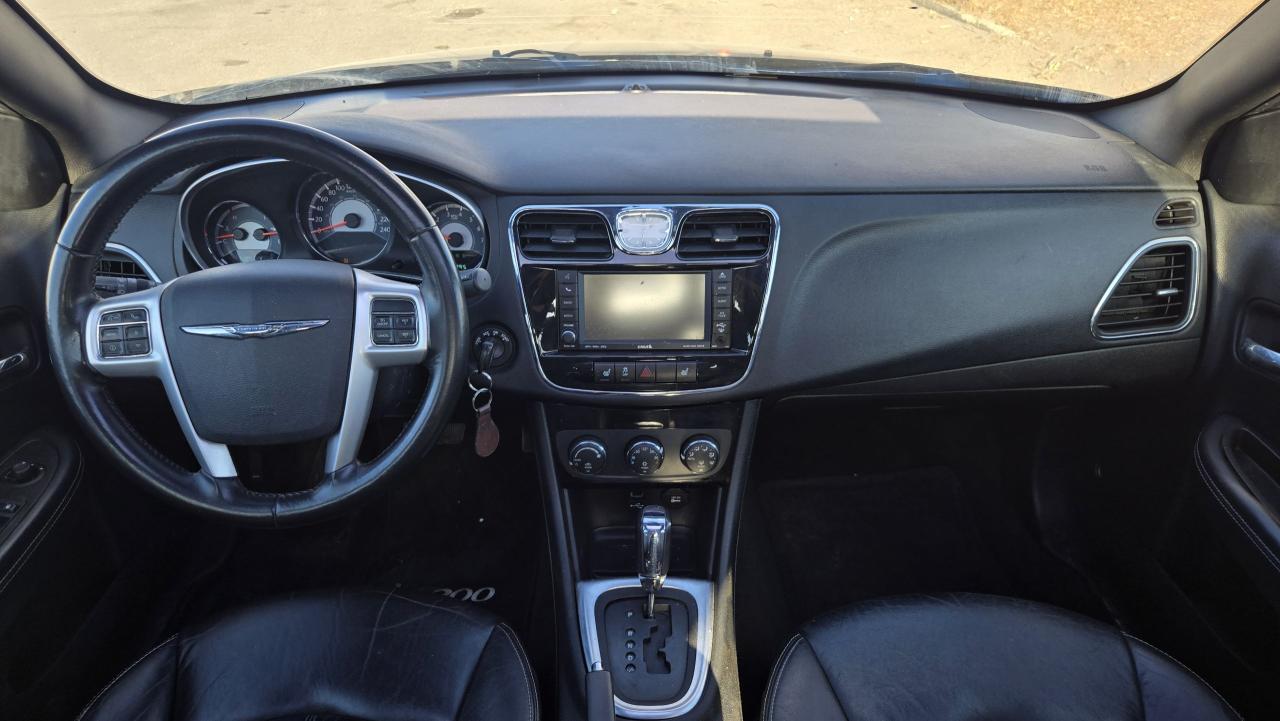 2011 Chrysler 200 Limited - Photo #8