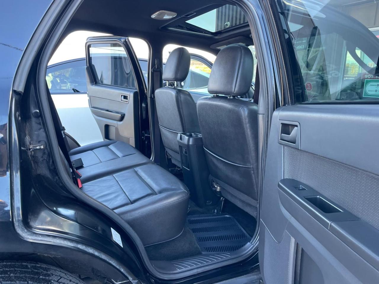 2012 Ford Escape 4WD SUNROOF LEATHER SAFETY CERTIFED NO ACCIDENT - Photo #17