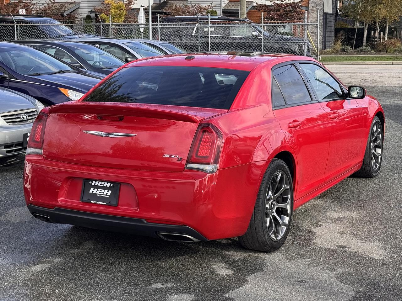 2017 Chrysler 300 300S FINANCING AVAILABLE Photo5