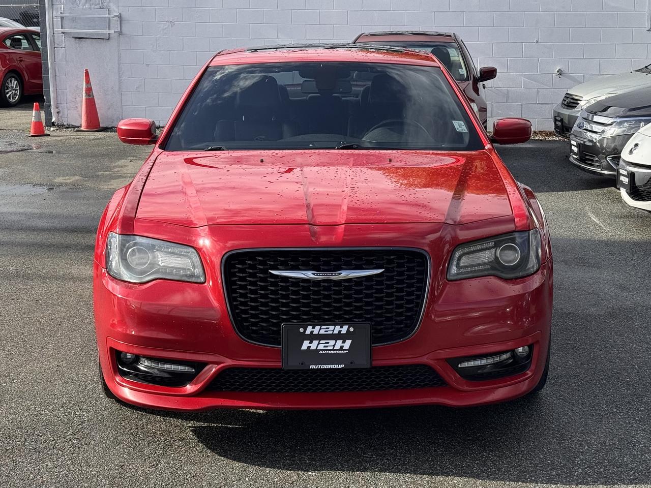 2017 Chrysler 300 300S FINANCING AVAILABLE Photo2