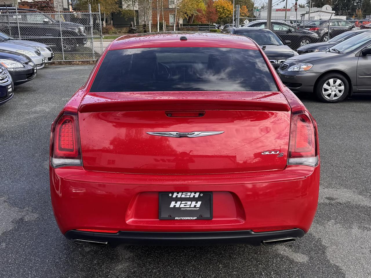 2017 Chrysler 300 300S FINANCING AVAILABLE Photo6