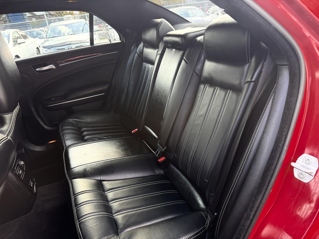 2017 Chrysler 300 300S FINANCING AVAILABLE Photo15