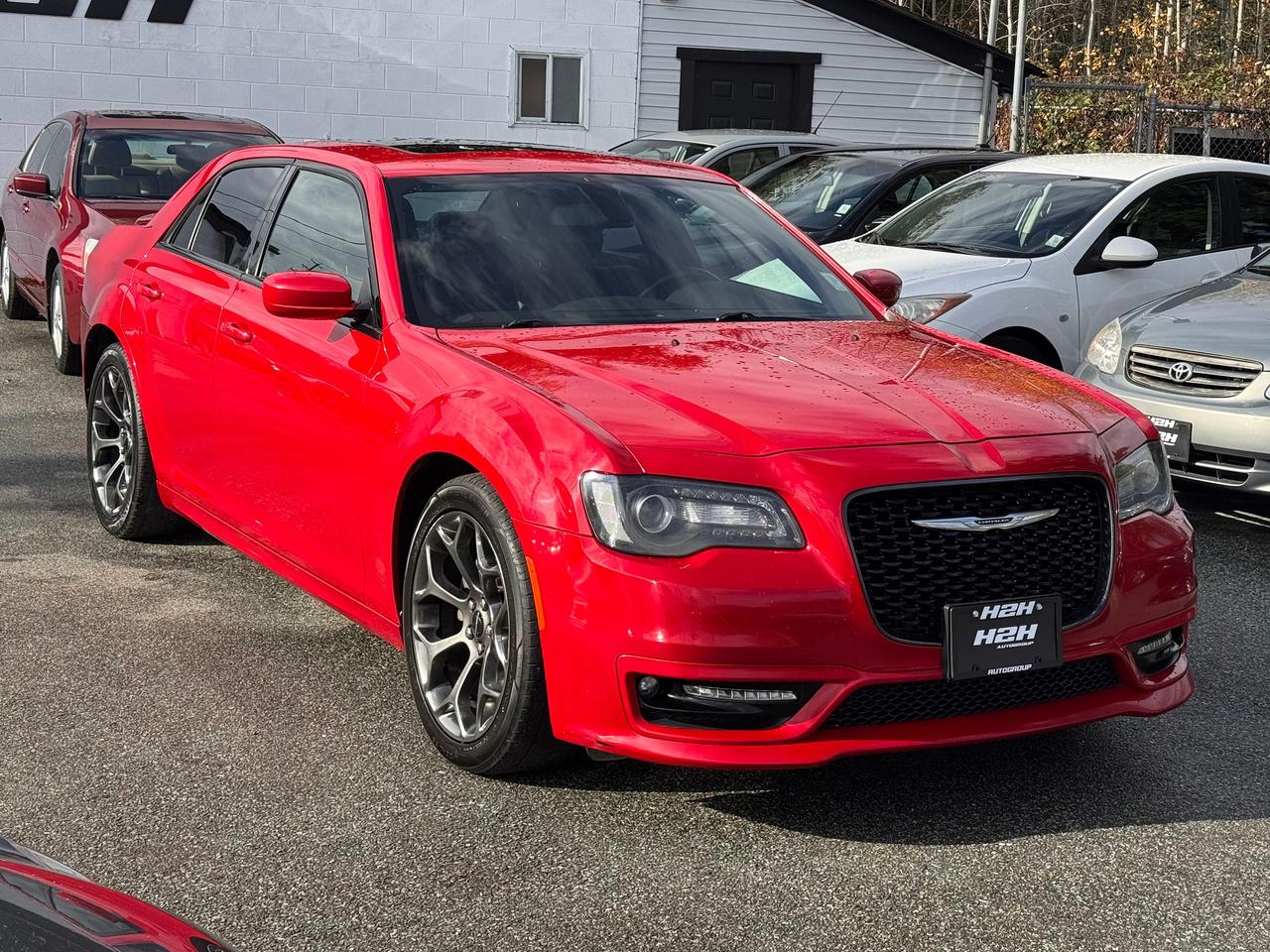 2017 Chrysler 300 300S FINANCING AVAILABLE Photo3