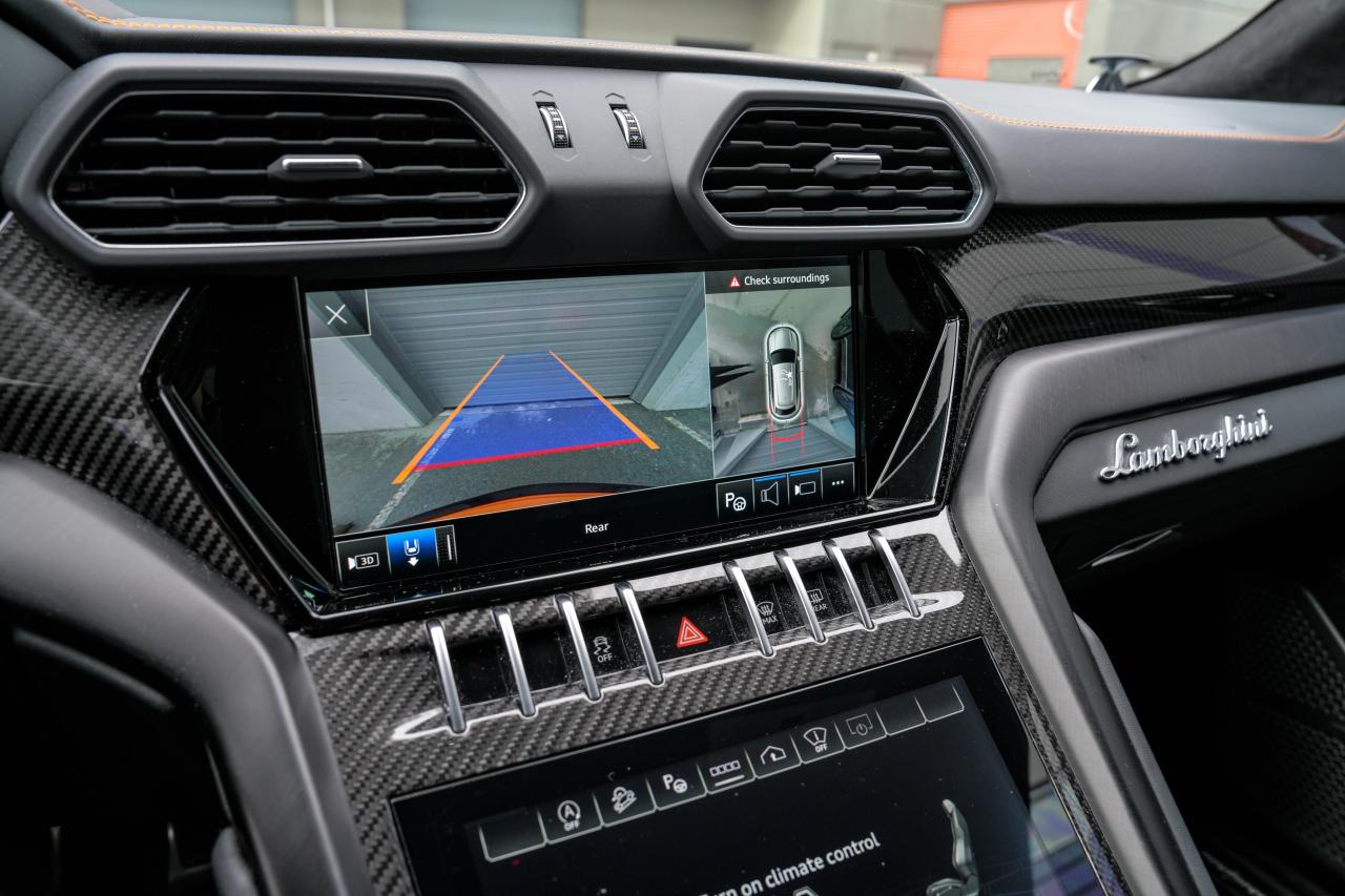 2022 Lamborghini Urus V8 AWD - Photo #11