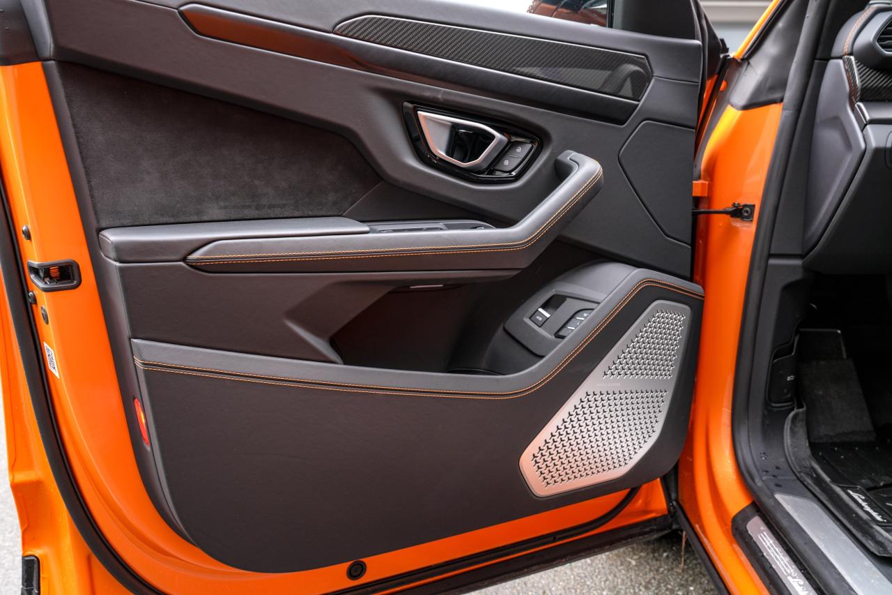 2022 Lamborghini Urus V8 AWD - Photo #14