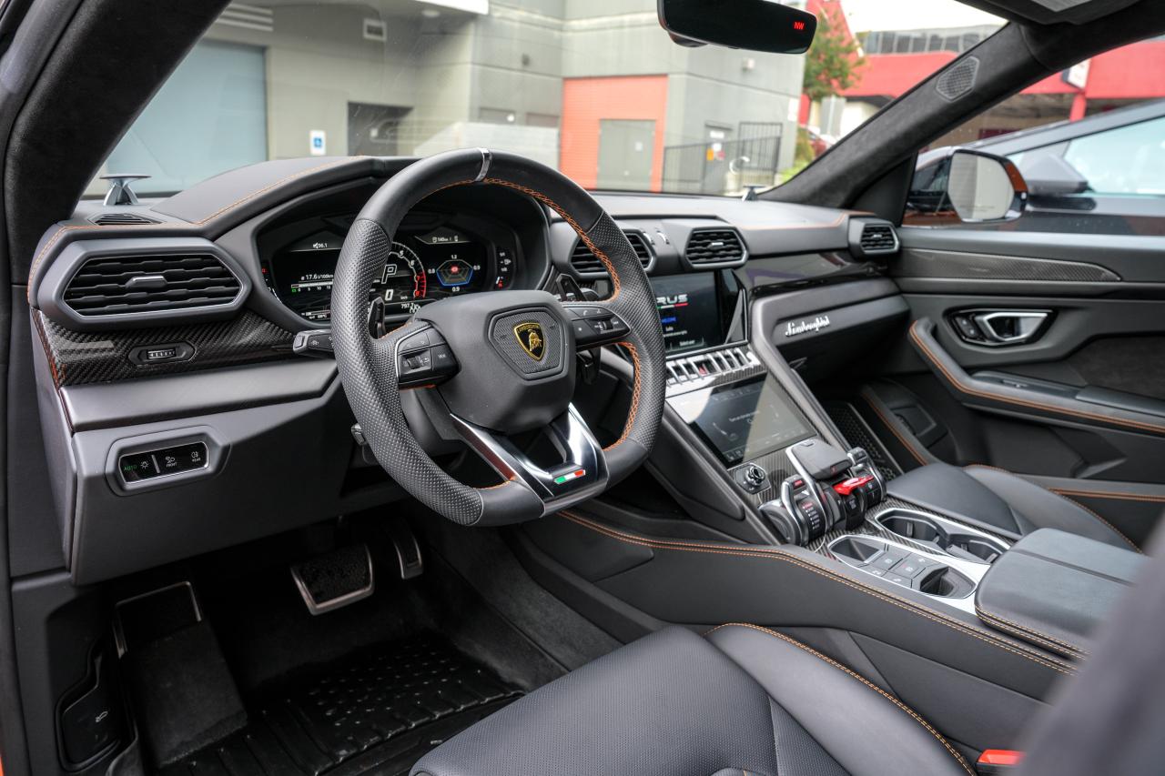 2022 Lamborghini Urus V8 AWD - Photo #16