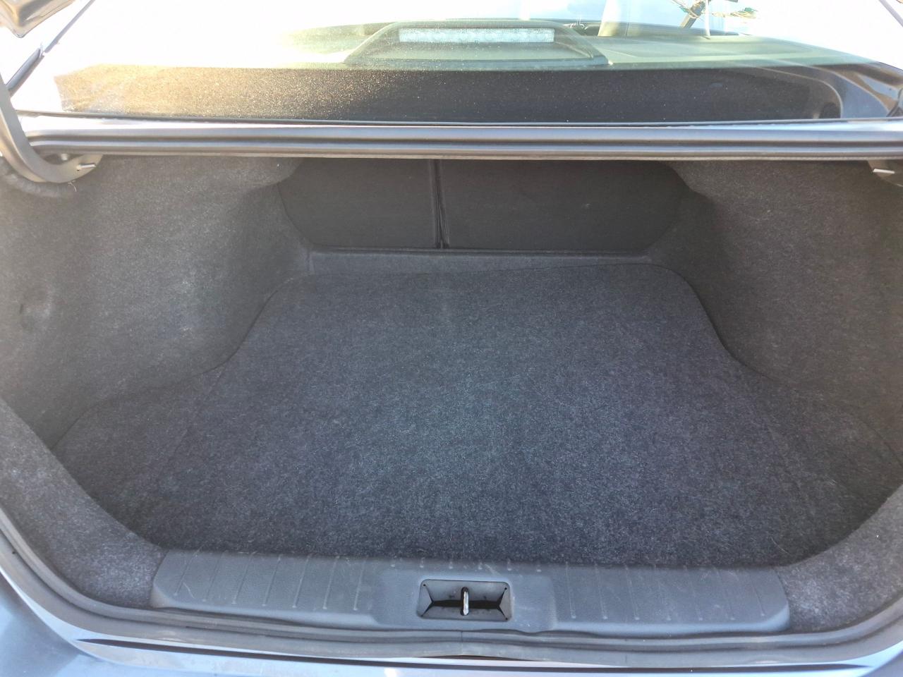 2020 Nissan Sentra SR, Leather, Sunroof, Remote, BU Cam, Htd Steering - Photo #8