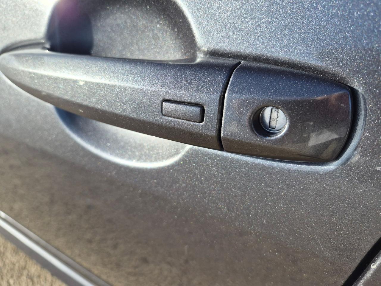 2020 Nissan Sentra SR, Leather, Sunroof, Remote, BU Cam, Htd Steering - Photo #10