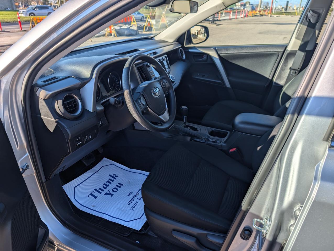 2018 Toyota RAV4 LE | ONE OWNER | NO ACCIDENTS - Photo #9