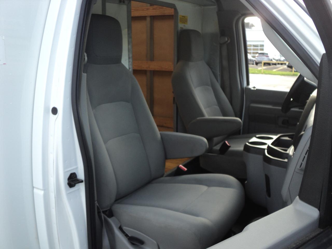 2023 Ford E-Series Cutaway E-450 CubeVan 7.3L8cylGas DRW 176" WB - Photo #12