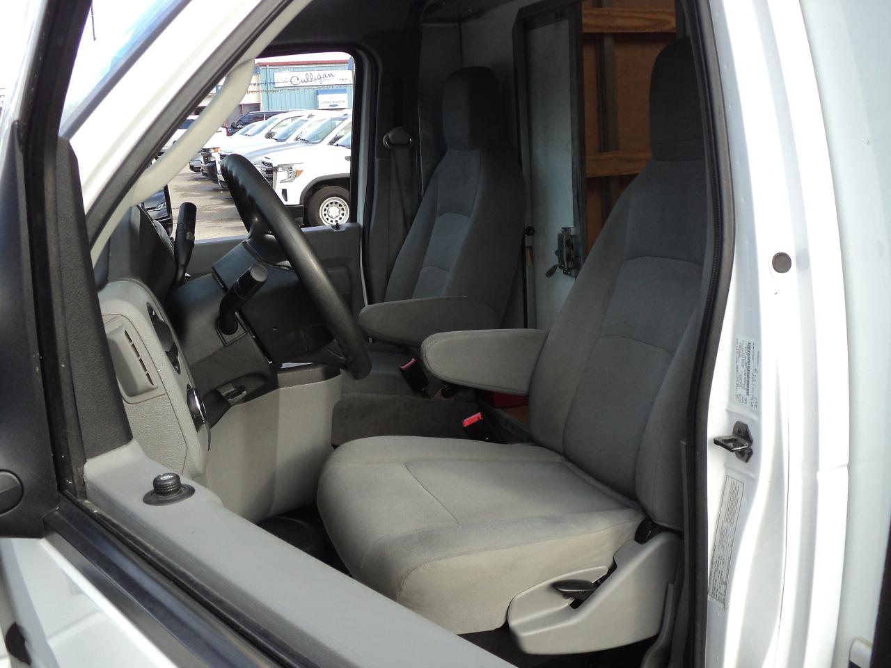 2023 Ford E-Series Cutaway E-450 CubeVan 7.3L8cylGas DRW 176" WB - Photo #11