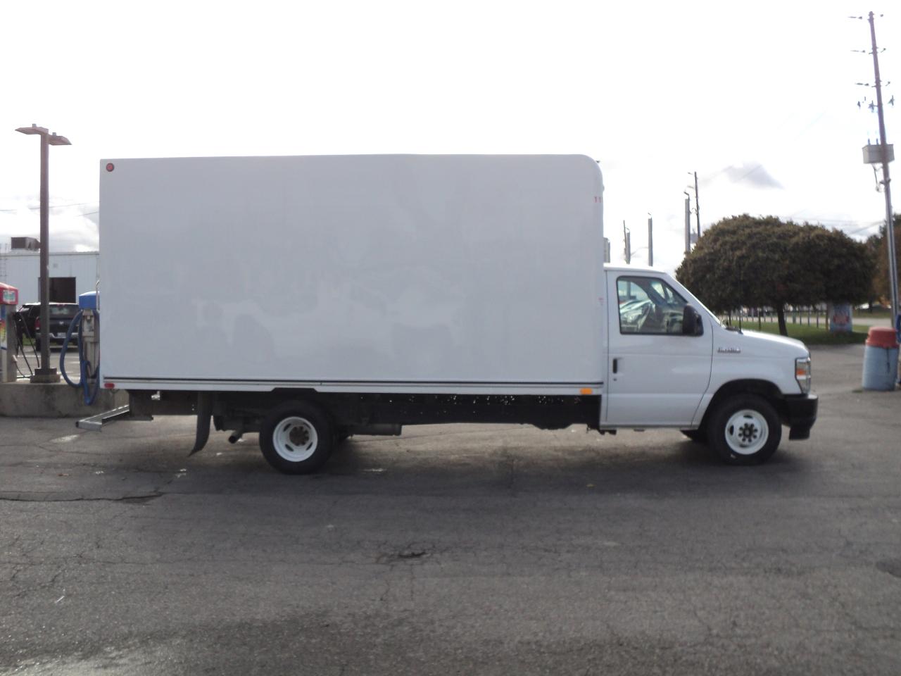 2023 Ford E-Series Cutaway E-450 CubeVan 7.3L8cylGas DRW 176" WB - Photo #5