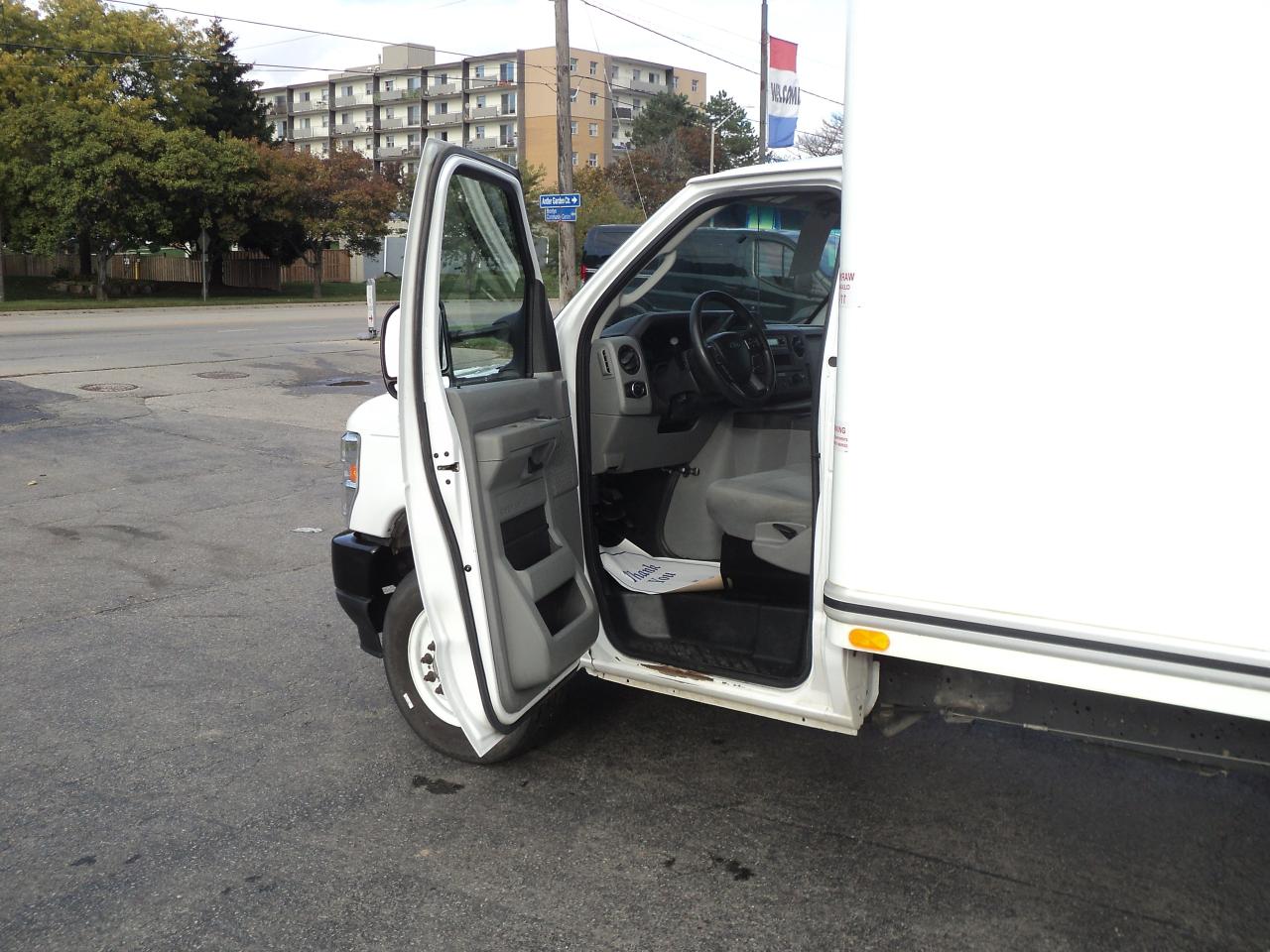 2023 Ford E-Series Cutaway E-450 CubeVan 7.3L8cylGas DRW 176" WB - Photo #9