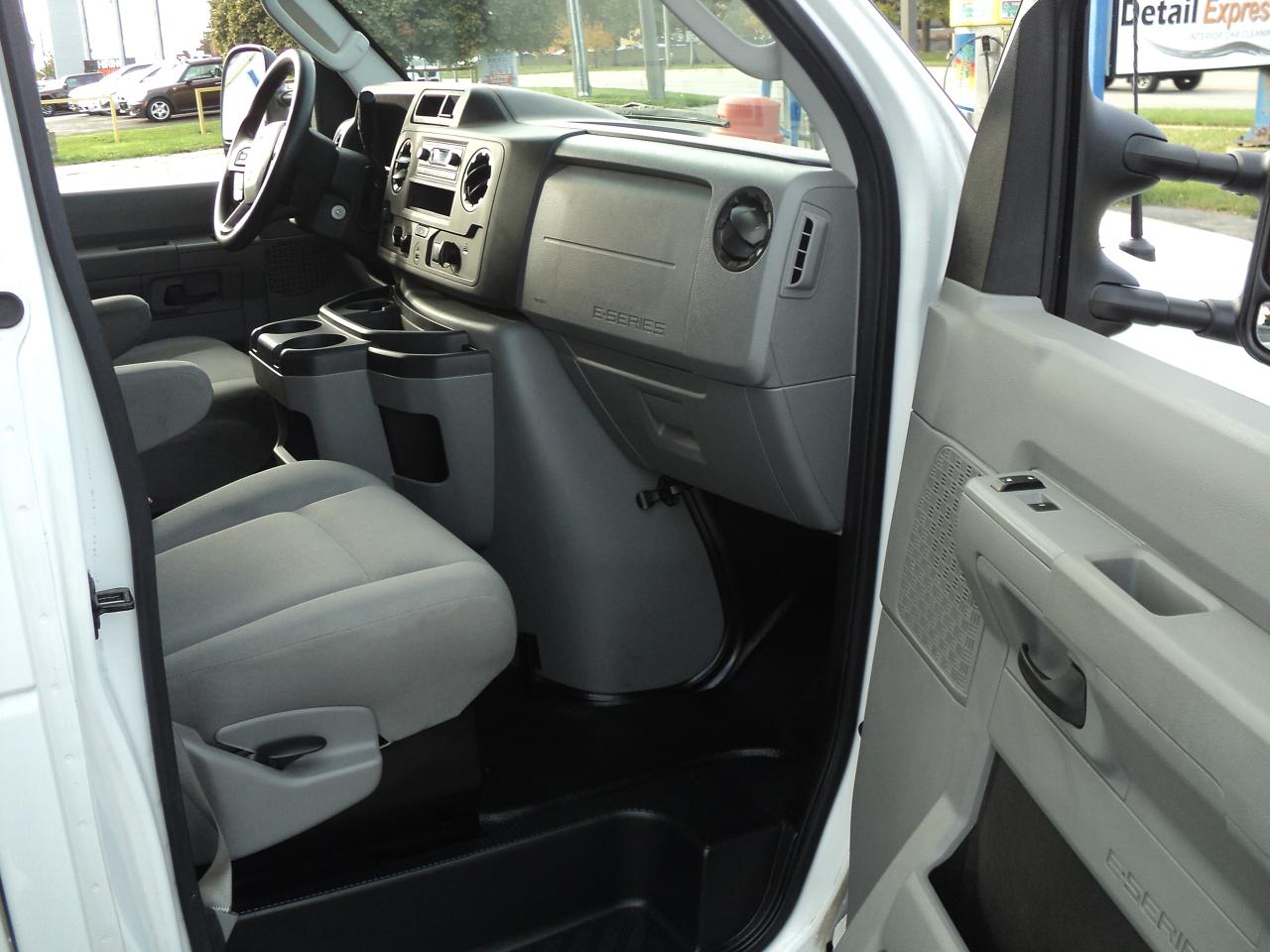 2023 Ford E-Series Cutaway E-450 CubeVan 7.3L8cylGas DRW 176" WB - Photo #18