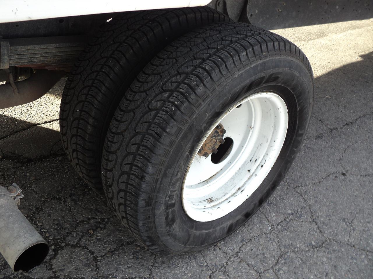 2023 Ford E-Series Cutaway E-450 CubeVan 7.3L8cylGas DRW 176" WB - Photo #30