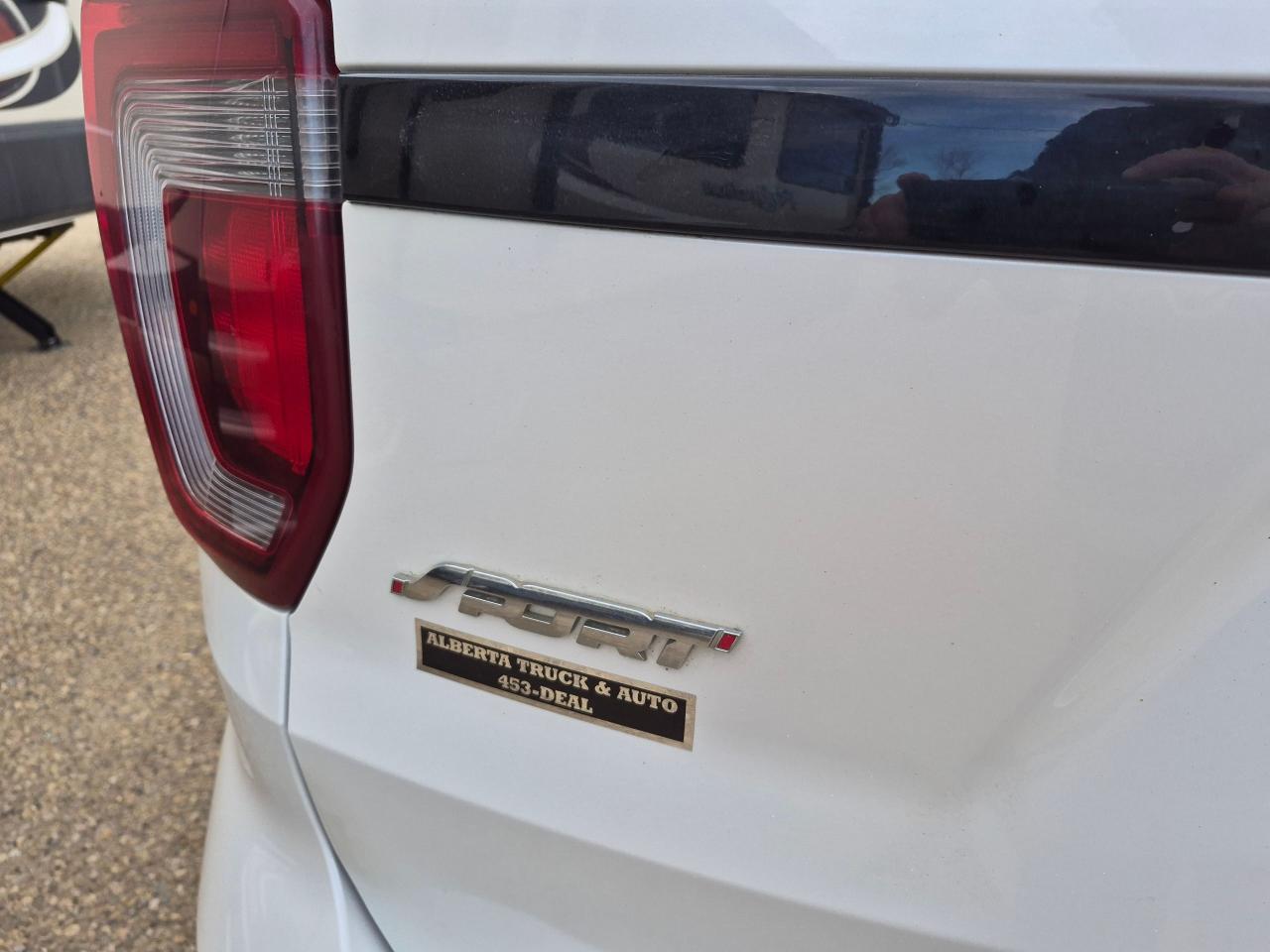 2016 Ford Explorer Sport 4x4 Leather, Sunroof, Remote, BU Cam Nav - Photo #8