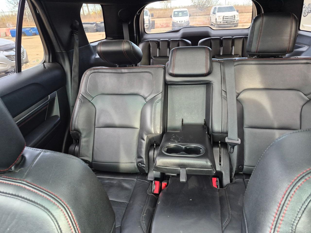 2016 Ford Explorer Sport 4x4 Leather, Sunroof, Remote, BU Cam Nav - Photo #18