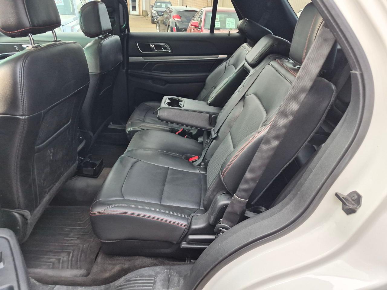 2016 Ford Explorer Sport 4x4 Leather, Sunroof, Remote, BU Cam Nav - Photo #19