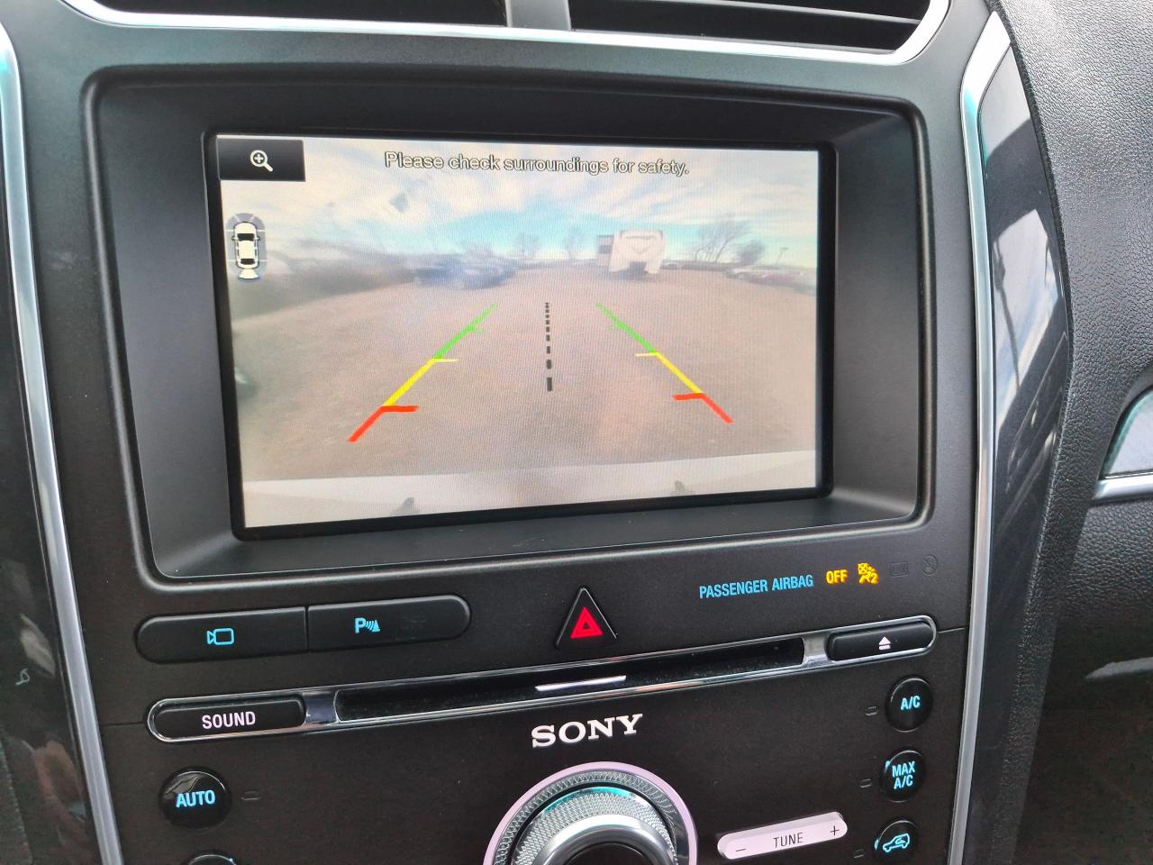 2016 Ford Explorer Sport 4x4 Leather, Sunroof, Remote, BU Cam Nav - Photo #23