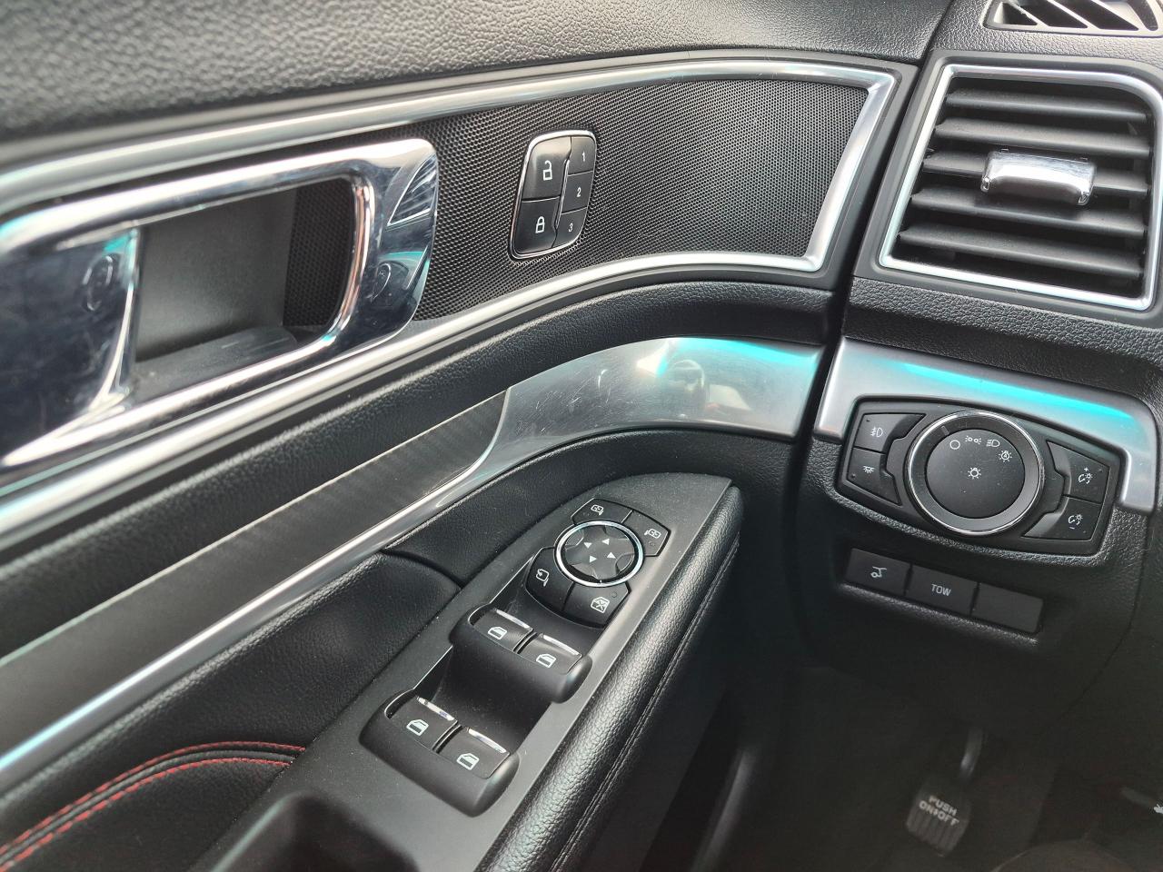 2016 Ford Explorer Sport 4x4 Leather, Sunroof, Remote, BU Cam Nav - Photo #26