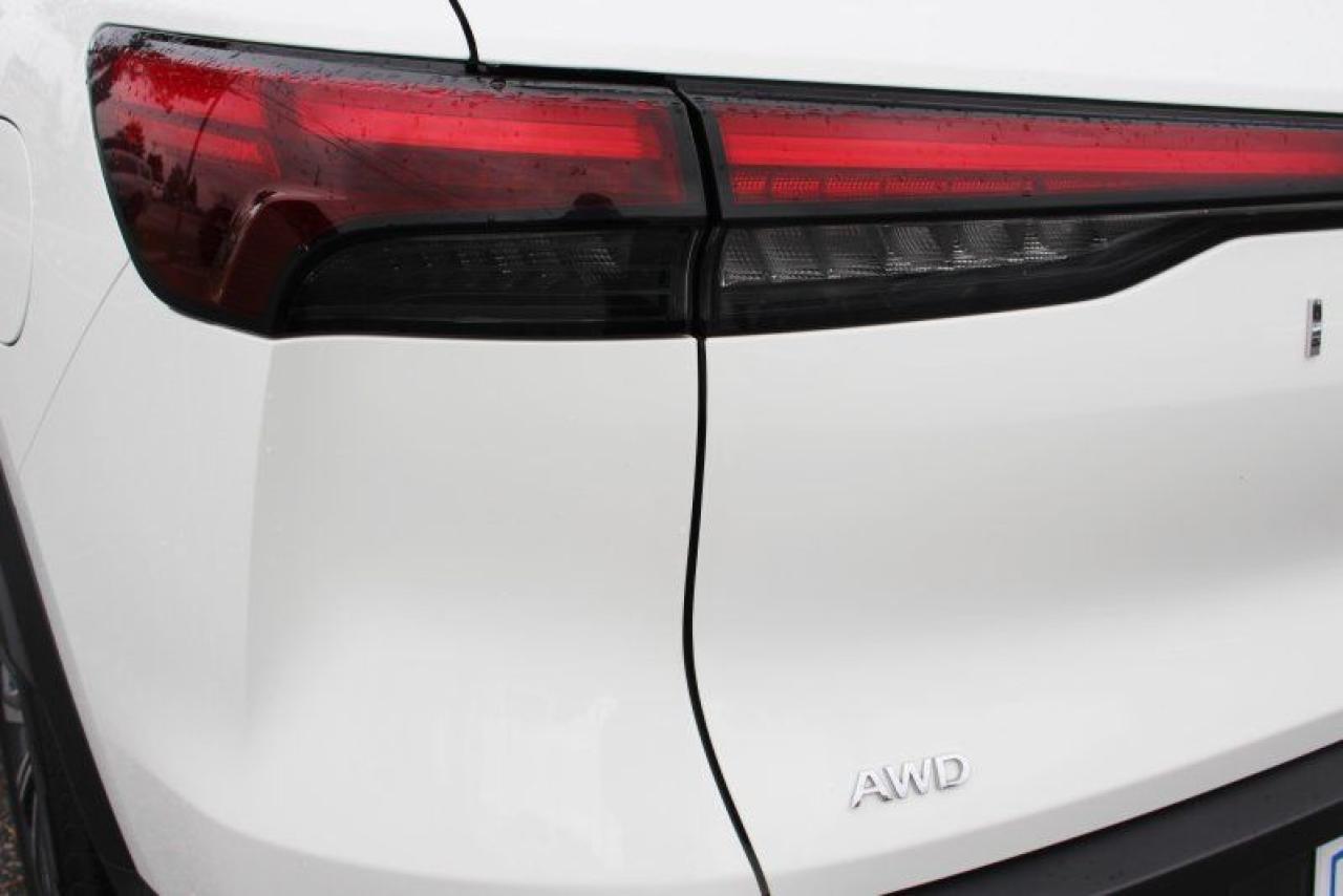 2024 Infiniti QX60 PURE*AWD*Heated Leather*Moon Roof*CarPlay*Rear Cam Photo3