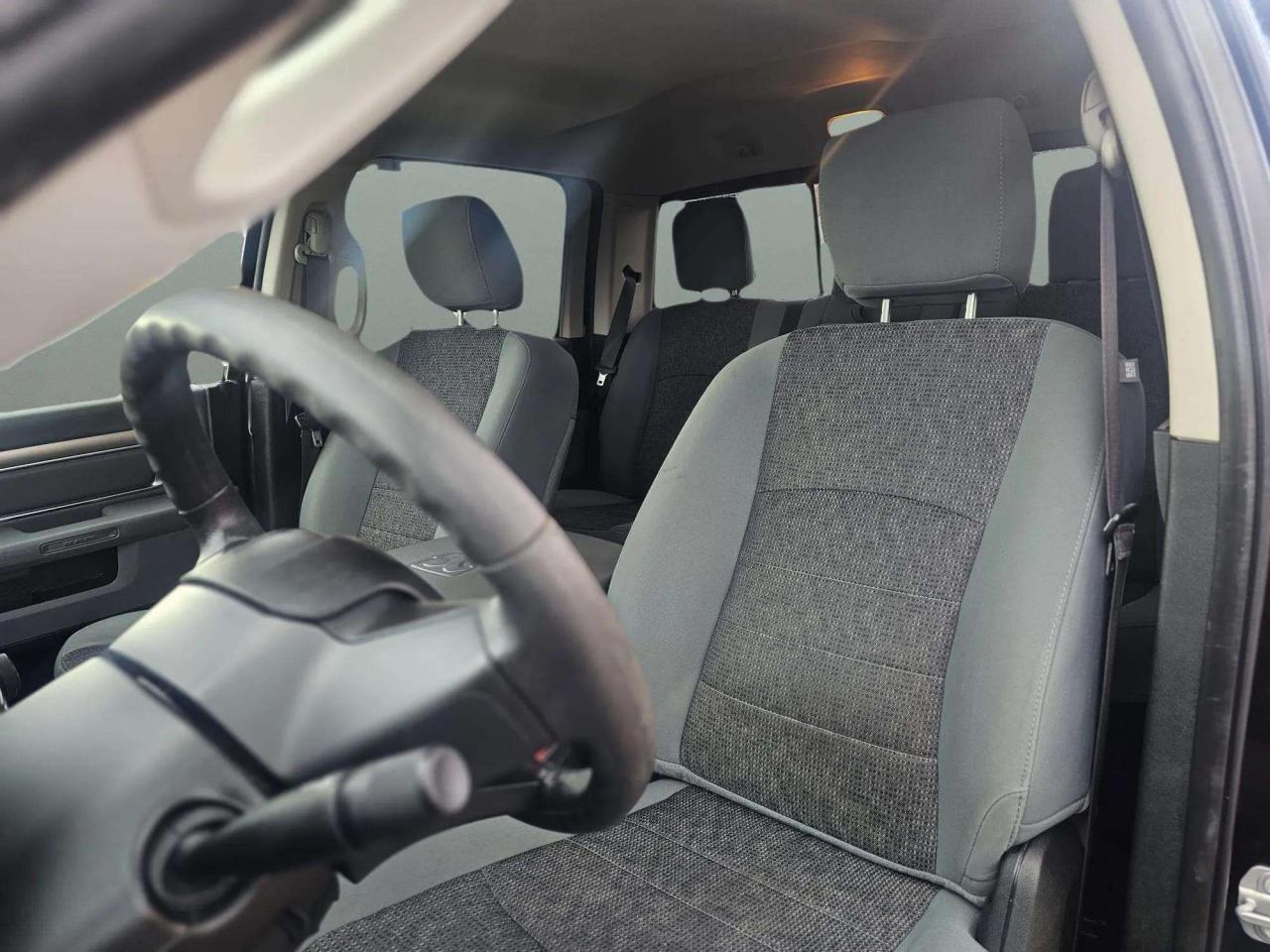 2020 RAM 1500 Classic SLT 4X4 CREW CAB 6'4" BOX - Photo #11