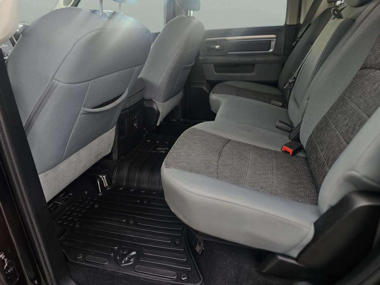 2020 RAM 1500 Classic SLT 4X4 CREW CAB 6'4" BOX - Photo #17