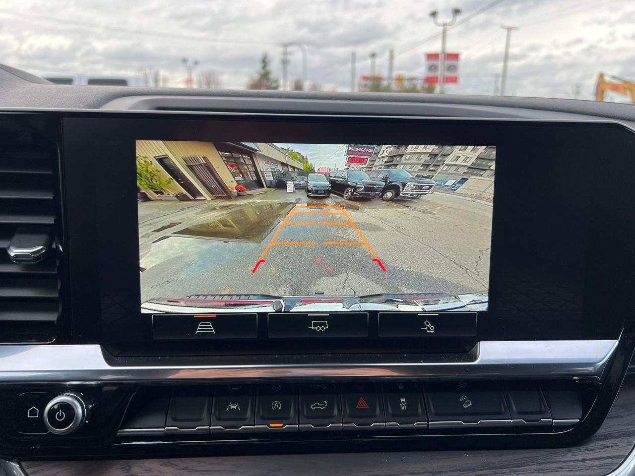 2025 GMC Sierra 1500 4WD Crew Cab 157" SLT Photo16