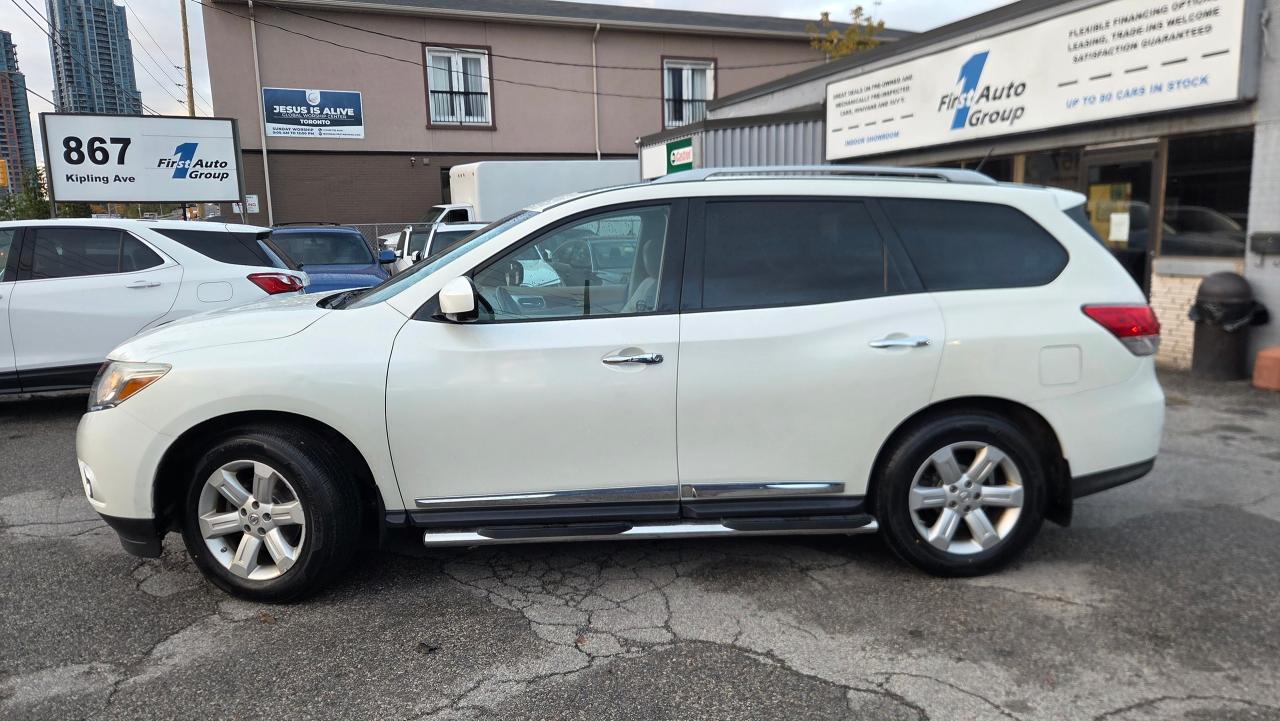 2016 Nissan Pathfinder SL PREMIUM - Photo #2
