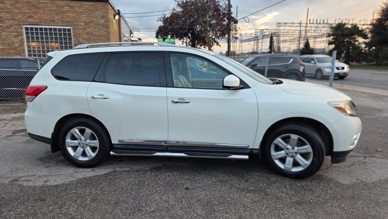 2016 Nissan Pathfinder SL PREMIUM - Photo #5