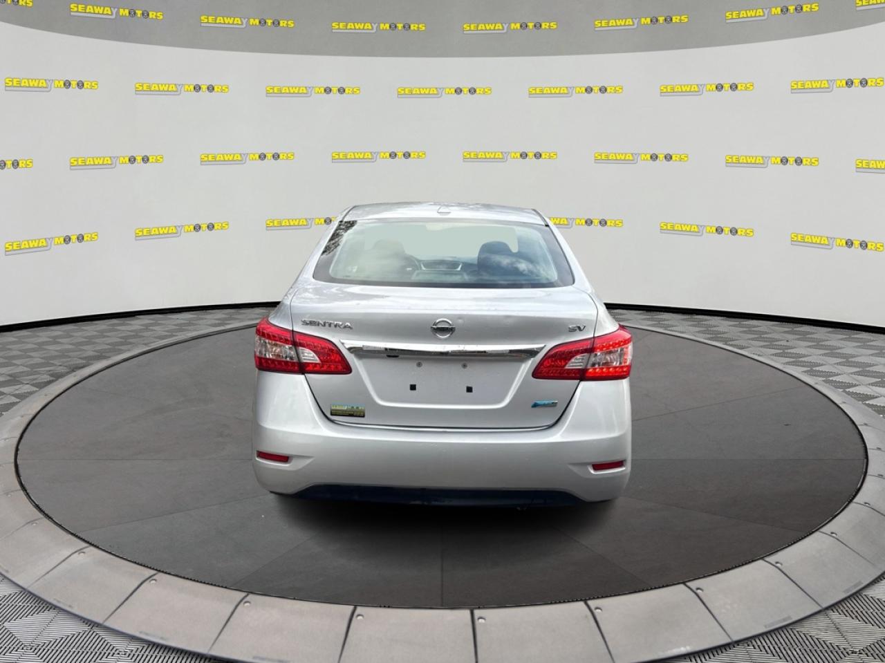2015 Nissan Sentra  - Photo #4