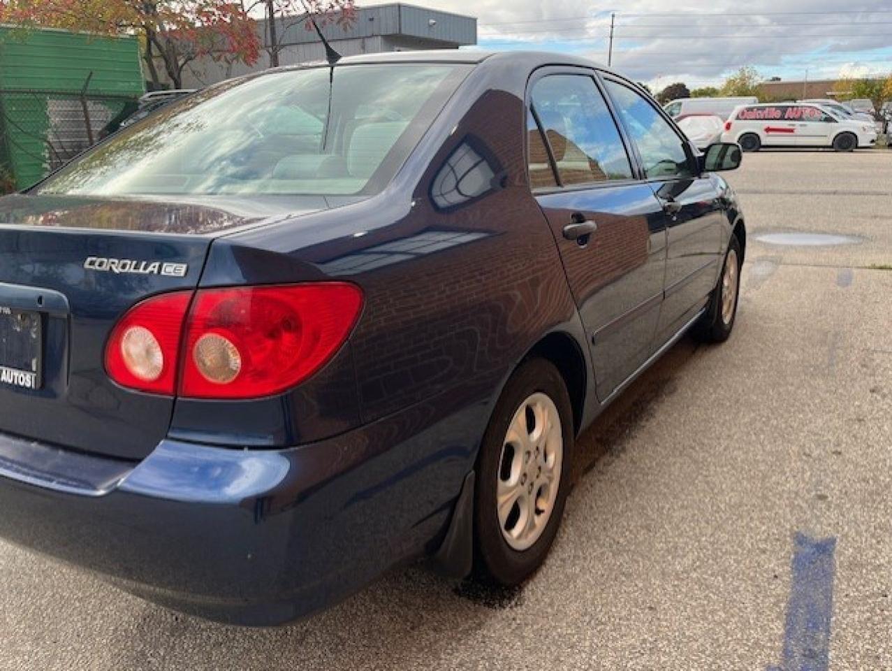 2008 Toyota Corolla 4dr Sdn Auto SE Photo