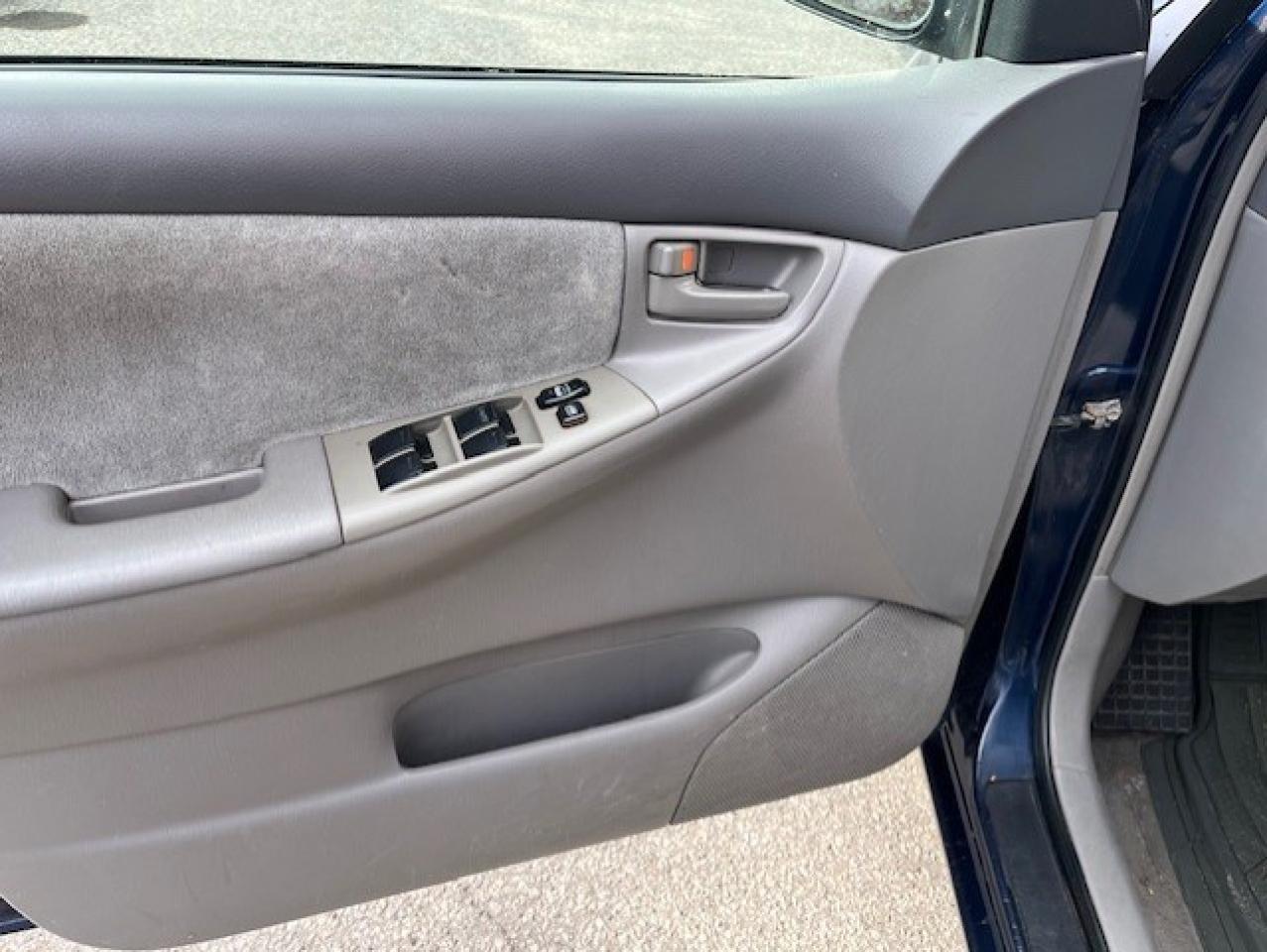 2008 Toyota Corolla 4dr Sdn Auto SE Photo